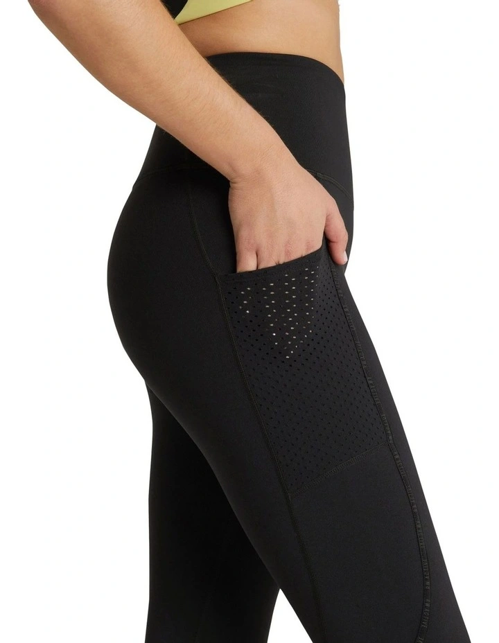 Power Pocket 7/8 Tights In Black - Image 4