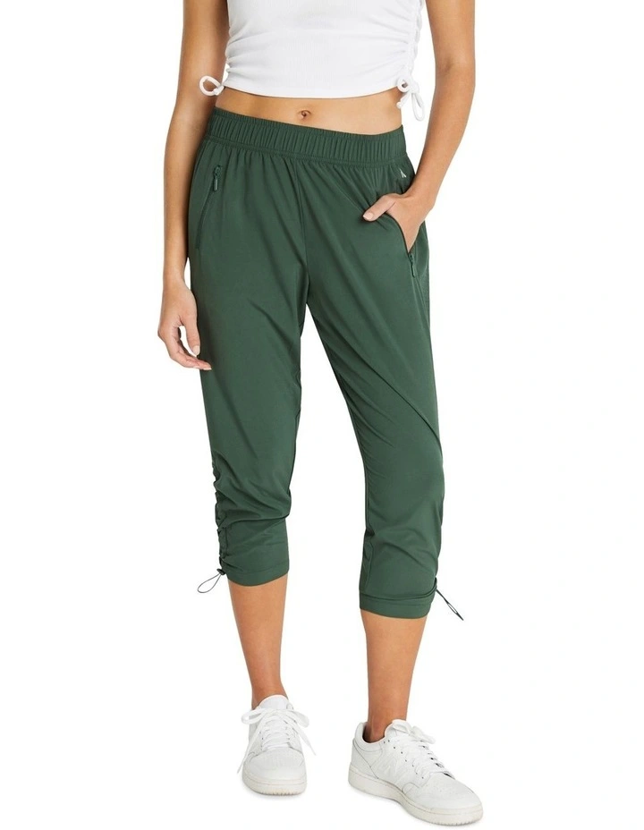 Light 3/4 Pant In Green - Image 2