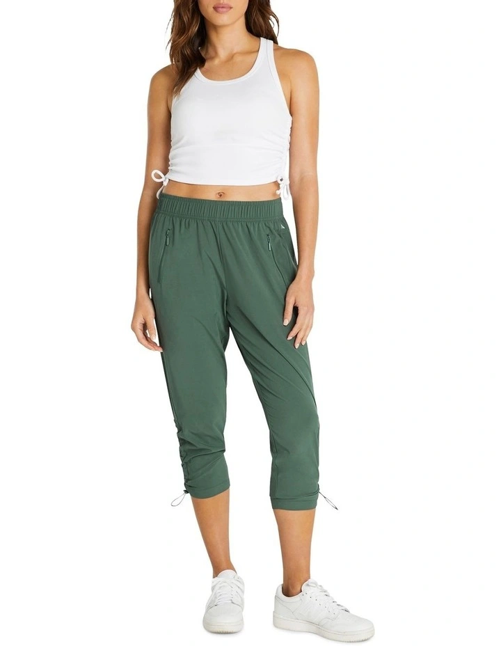 Light 3/4 Pant In Green - Image 6