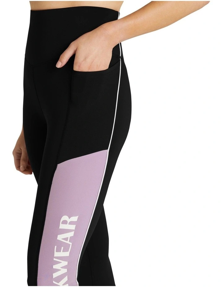 Blocked Pocket 3/4 Tights In Black - Image 4