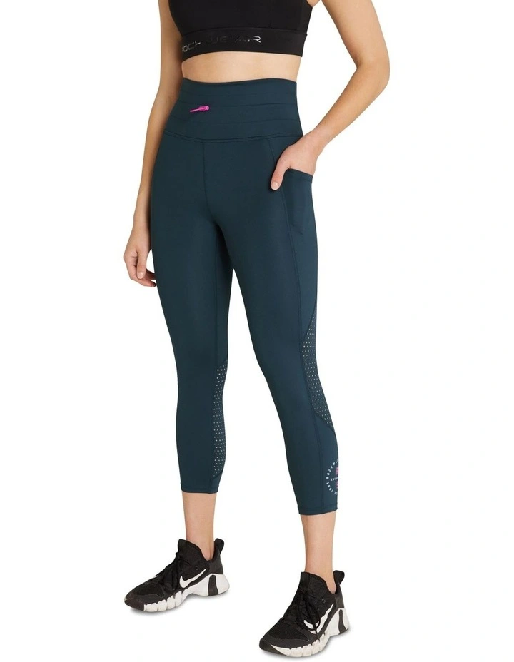 Perforated Pocket 7/8 Tights In Navy - Image 3