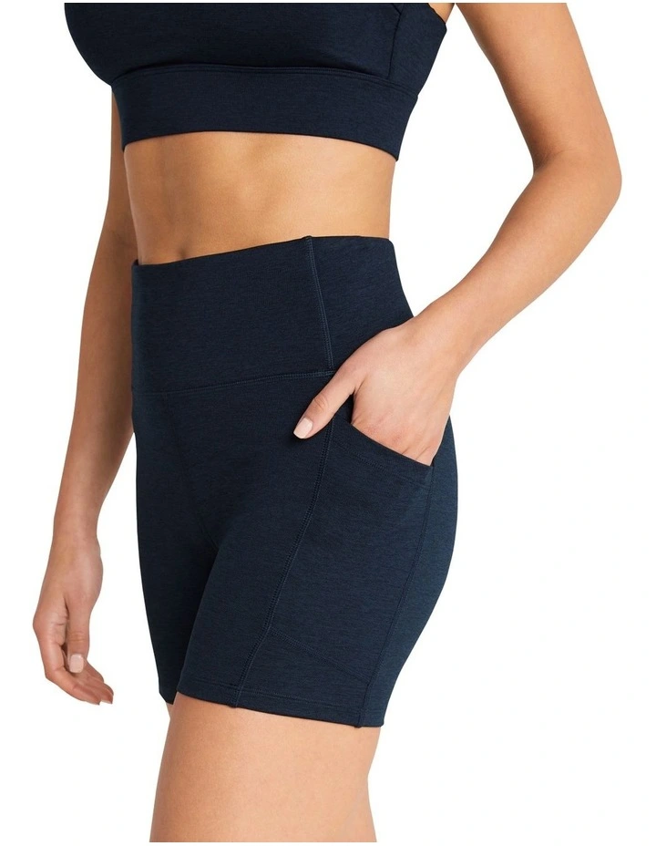 Elevate Pocket Bike Shorts In Navy - Image 2