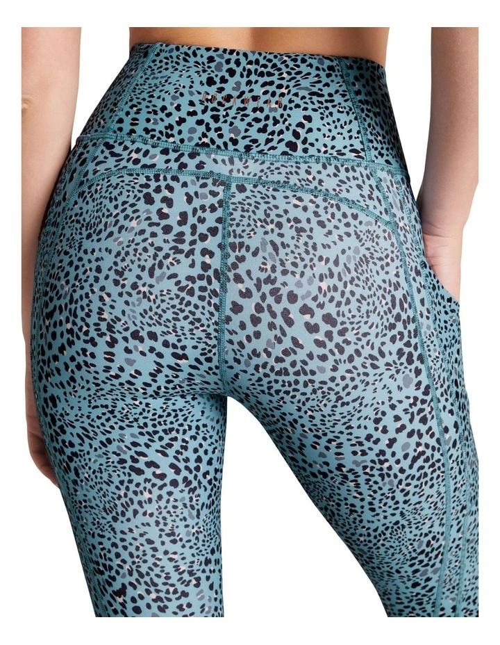 Wild Thing Pocket 7/8 Tights In Multi - Image 4
