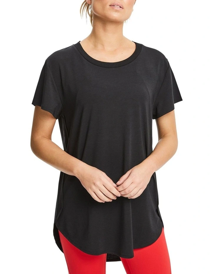 Long Line High Low Tee In Black