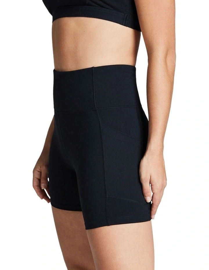 Elevate Mid Thigh Pocket Tight Shorts In Black - Image 5