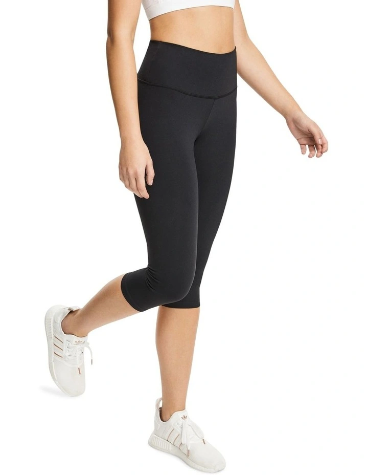 Scrunch Bum 3/4 Tights In Black - Image 2