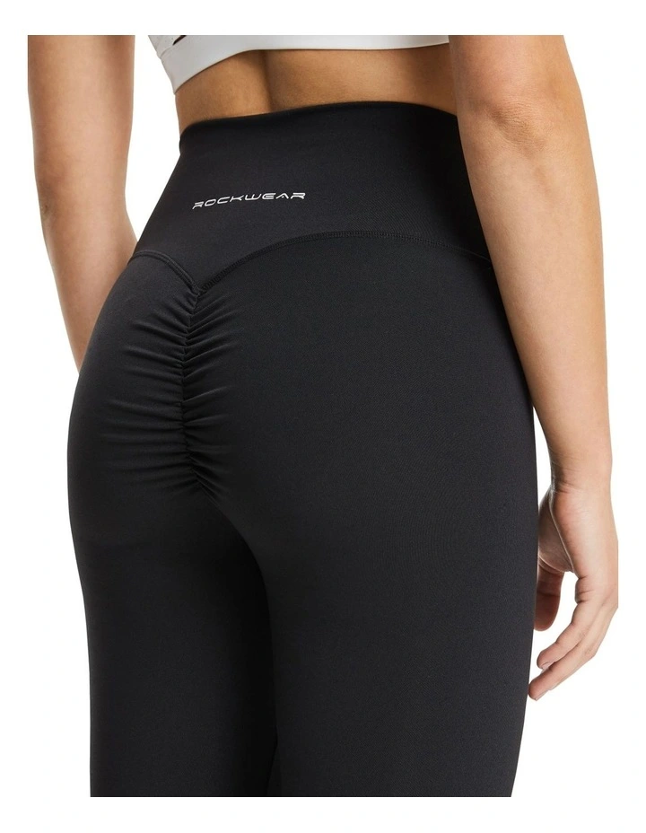 Scrunch Bum 3/4 Tights In Black - Image 4
