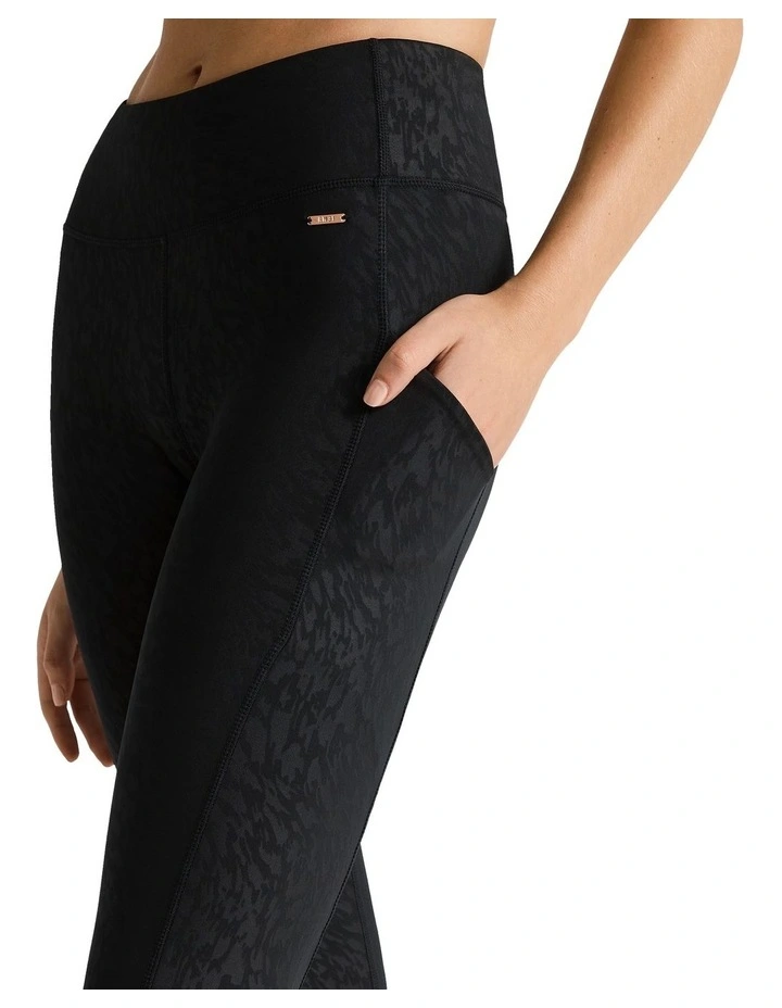 Noir Abstract Pocket 3/4 Tights In Black - Image 4