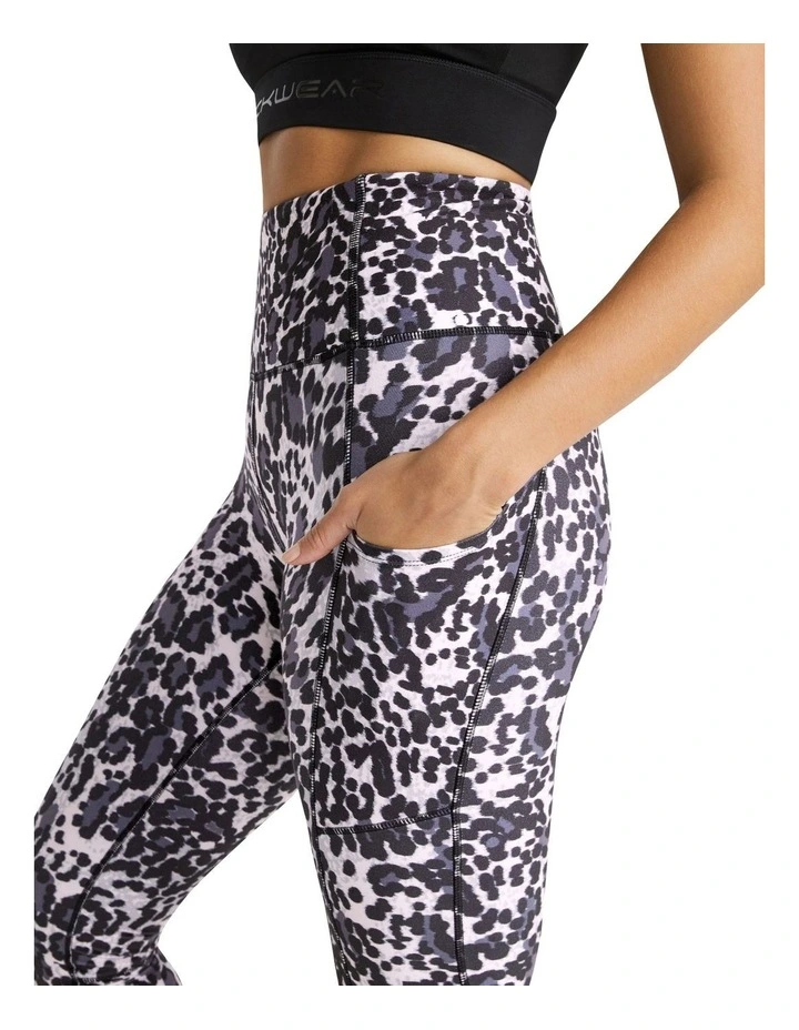 3/4 Pocket Tights In Multi - Image 2