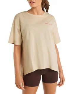 Step Hem Logo Tee In Cream