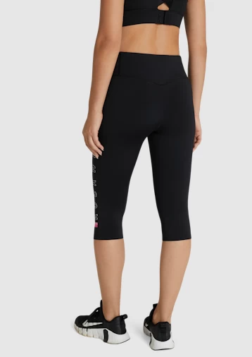 Checkmate Logo Pocket 3/4 Tights - Image 3